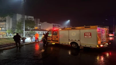 Aydın’da otomobilin tren raylarına düşmesi güvenlik kamerasında