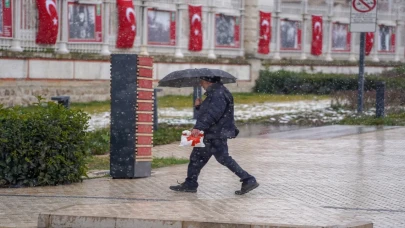 Edirne’de kar yağışı etkili oluyor