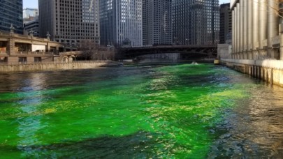 ABD'de Chicago Nehri'nin rengi yonca yeşiline çevrildi