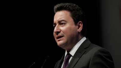 Babacan: "Siyasi kavgaların ezileni kadınlar oldu"