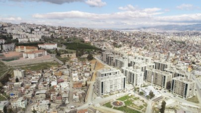 İzmir Büyükşehir'in çalışmalarıyla Uzundere, Karabağlar'ın örnek mahallesine dönüşüyor