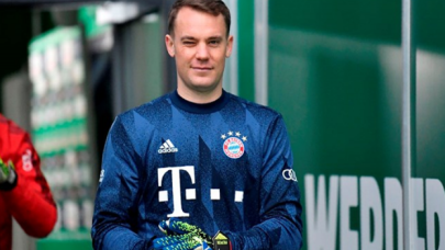 Kaleci Manuel Neuer maske işine girdi