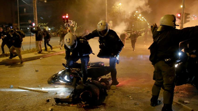 Komşuda polis şiddeti protestosu