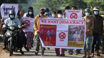 Myanmar'daki darbe karşıtı eylemlerde 4 kişi daha öldürüldü