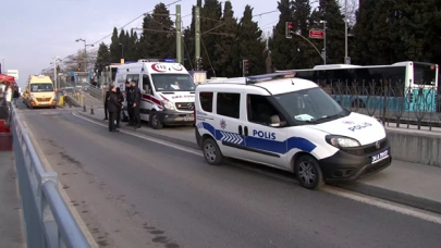 Tramvay beklerken "Ayağıma bastın" deyip adamı bıçakladı