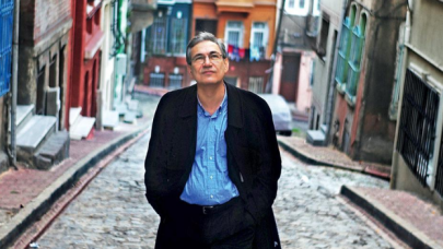 Orhan Pamuk: Türkiye bir demokrasi değil, demokrasinin yalnızca sandıkta oy atma kısmı kaldı, istenilen sonuç çıkmayınca o sandıklar da kaçırılıyor