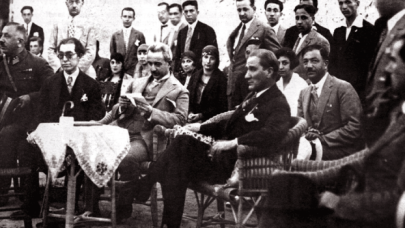 Atatürk'ün Karşıyaka fotoğrafı 95 yıl sonra canlandırıldı