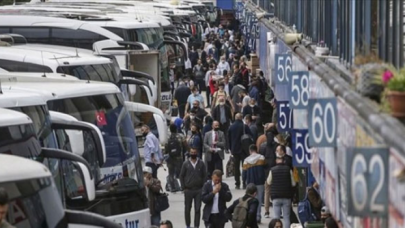 İstanbul'da bayram dönüşü otogarda yoğunluk