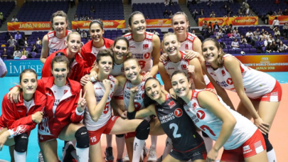 Ukrayna-Türkiye voleybol maçında baş hakem baygınlık geçirdi