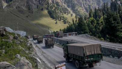 Hindistan ve Çin, sınırın gerginlik yaşadıkları bölgesinden askerlerini çekti