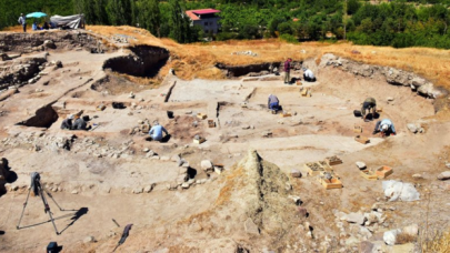 Arslantepe Höyüğü'nde mezarlar ve ev kalıntıları bulundu