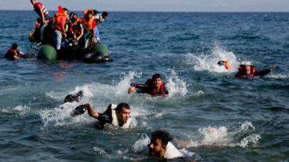 Muğla'da Türk kara sularına itilen 21 düzensiz göçmen kurtarıldı