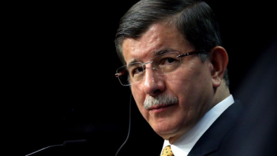 Ahmet Davutoğlu asansör kazası geçirdi