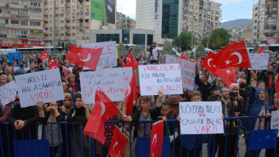 Aşı karşıtları İzmir'de toplandı