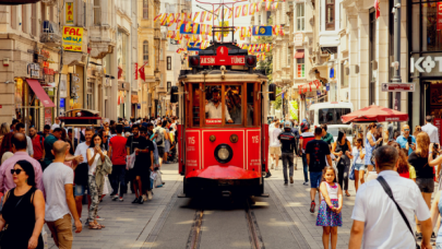 Beyoğlu Belediyesi İstiklal Sanat Galerisi, sanatseverlere kapısını açıyor