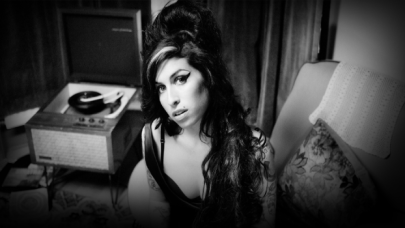 Amy Winehouse'un eşyaları açık artırmada satışa sunuldu