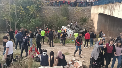 Öğrenci servisi dere yatağına düştü: Çok sayıda yaralı var