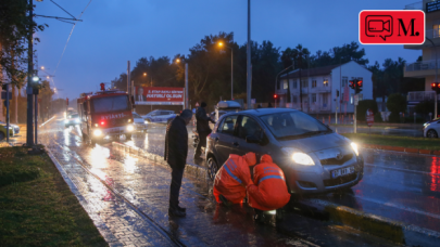 Antalya'da fırtına ve sağanak hayatı olumsuz etkiliyor