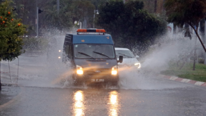 Meteoroloji uyardı; Antalya'da 3 ilçede eğitime ara verildi