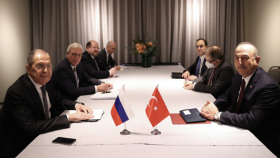 Mevlüt Çavuşoğlu, Rus mevkidaşı Sergey Lavrov ile görüştü