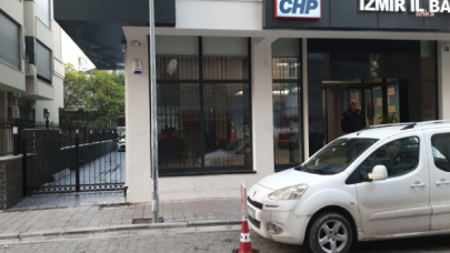 CHP İzmir İl Başkanlığı'nın duvarına ırkçı yazı