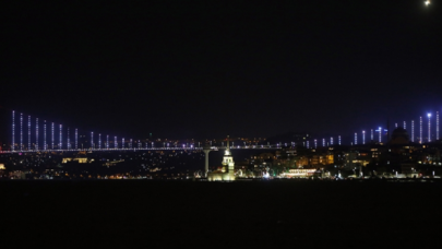 İstanbul Boğazı'nda gemi trafiği çift yönlü askıya alındı