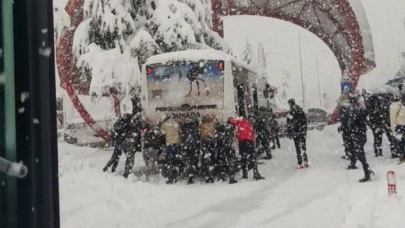 Isparta'da yoğun kar yağışı! 48 saattir elektrik yok