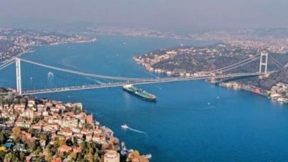 İstanbul Boğazı geçişlere kapatıldı