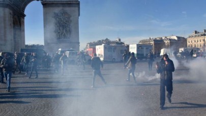 "Özgürlük Konvoyu” Paris'in merkezine girdi