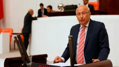 CHP'li Çakırözer, Bilal Erdoğan'ın protokolde yer almasına tepki gösterdi