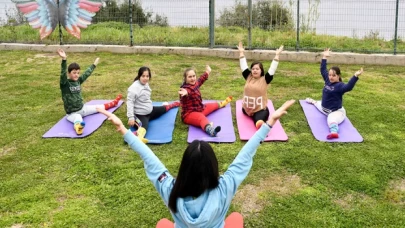 Down sendromlu çocuklara yoga kursu