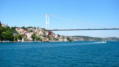 İstanbul Boğazı yeniden gemi trafiğine açıldı