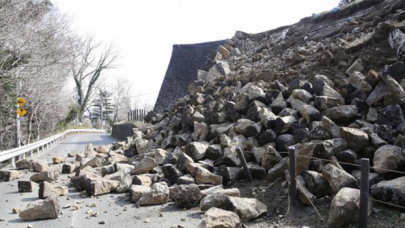 Japonya'da 7,4 büyüklüğünde deprem can kaybına yol açtı