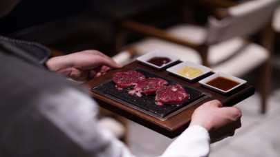 Le Méridien Istanbul Etiler’de “Hot Stone Steak” Menüsü