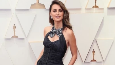 Penelope Cruz'un Oscar elbisesinin yapımı 680 saat sürdü