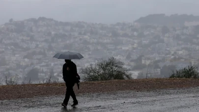 Ankara Büyükşehir Belediyesi, kuvvetli rüzgar ve fırtına uyarısı yaptı