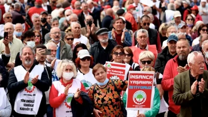 Ankara'da emekliler bir araya geldi: Geçinemiyoruz!