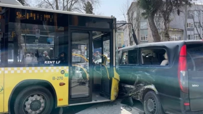 Beyoğlu’nda freni patlayan İETT otobüsü 4 araca çarptı