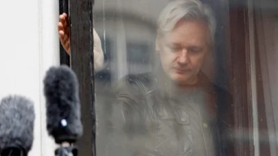 Britanya'da mahkemeden Assange için ABD'ye iade kararı