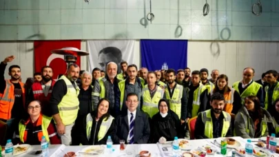 Ekrem İmamoğlu, iftarını yer altındaki metro işçileriyle yaptı