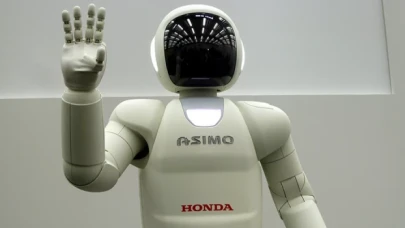 İnsansı robot Asimo son gösterisini yaptı