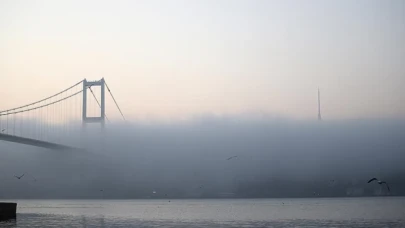 İstanbul Boğazı'nda gemi trafiği askıya alındı