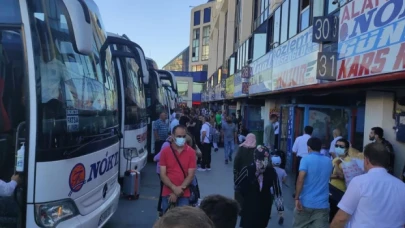 İstanbul’da bayram tatili öncesi otogarlarda bilet yoğunluğu