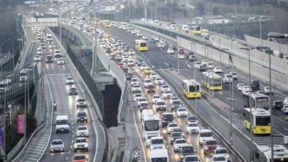 İstanbul'da sabah başlayan trafik yoğunluğu devam ediyor