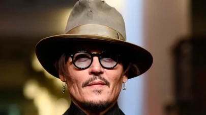 Johnny Depp'in hemşiresine yolladığı 'cinsel içerik'li mesajlar mahkemede okundu