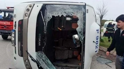 Kocaeli'de işçi servisi ile TIR çarpıştı: Çok sayıda yaralı var