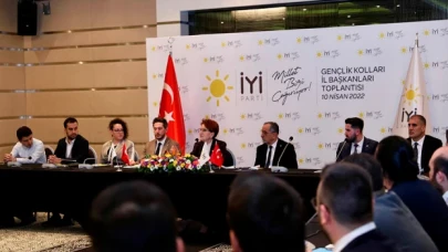 Meral Akşener, İYİ Parti İl Gençlik Kolları başkanları ile buluştu