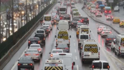 Okullar açıldı, trafik yoğunluğu yüzde 50'yi aştı