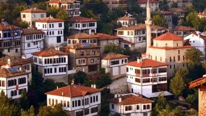 Safranbolu üç ayda nüfusunun 3 katı turist ağırladı