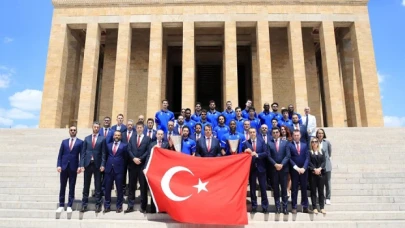 Euroleague  şampiyonu Anadolu Efes’ten Anıtkabir ziyareti